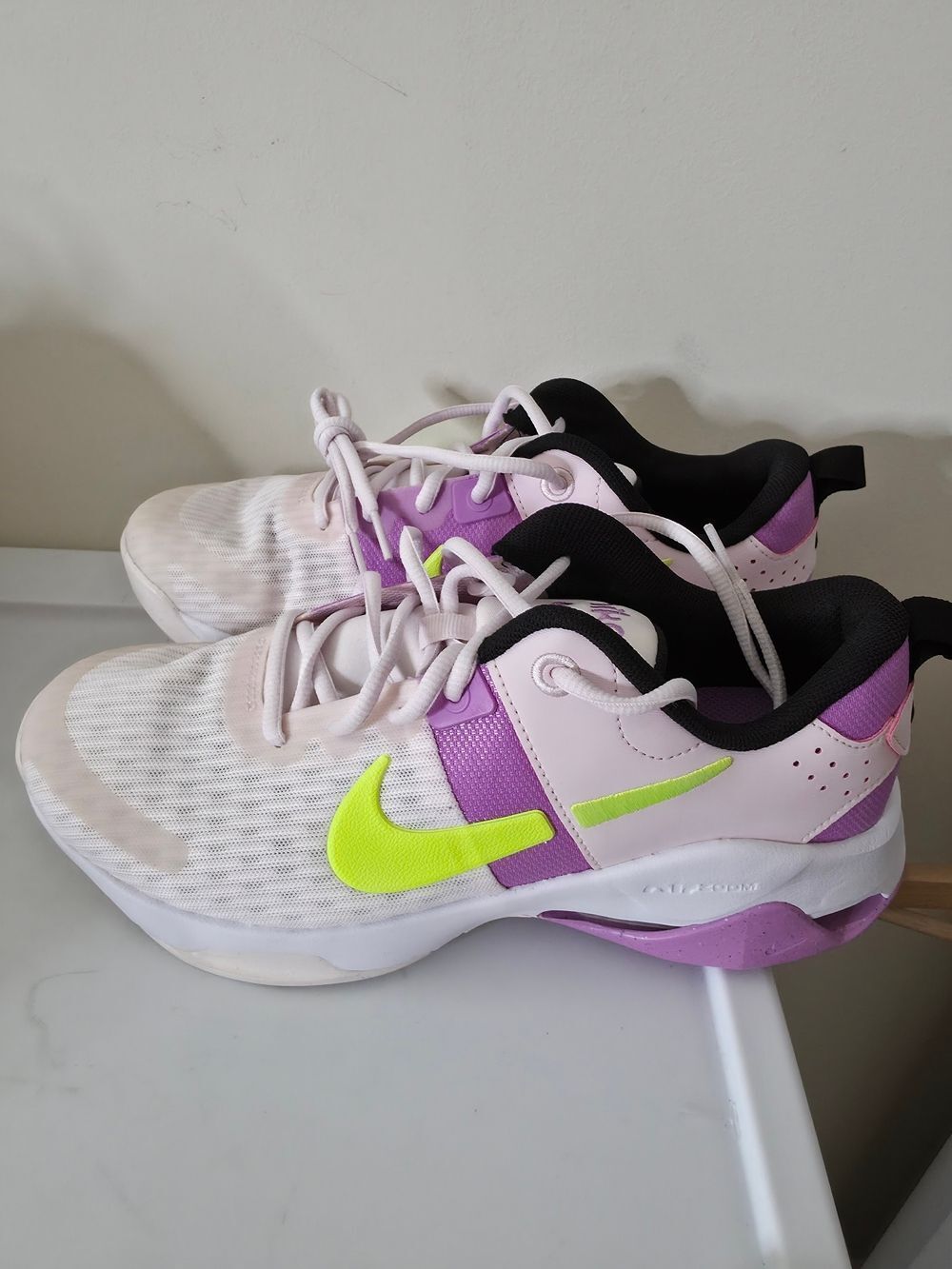 Nike Zoom Bella 6 US 10 NWOB